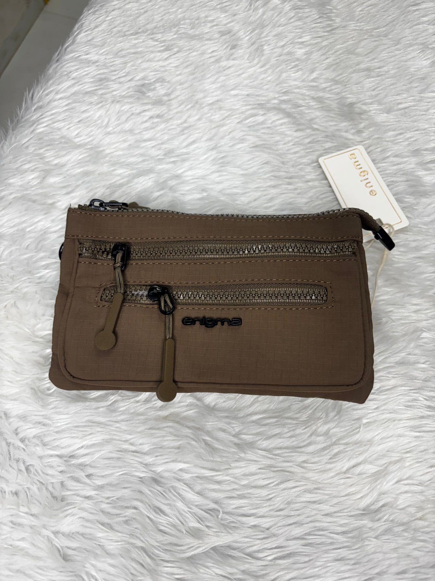 Daily use sling bag