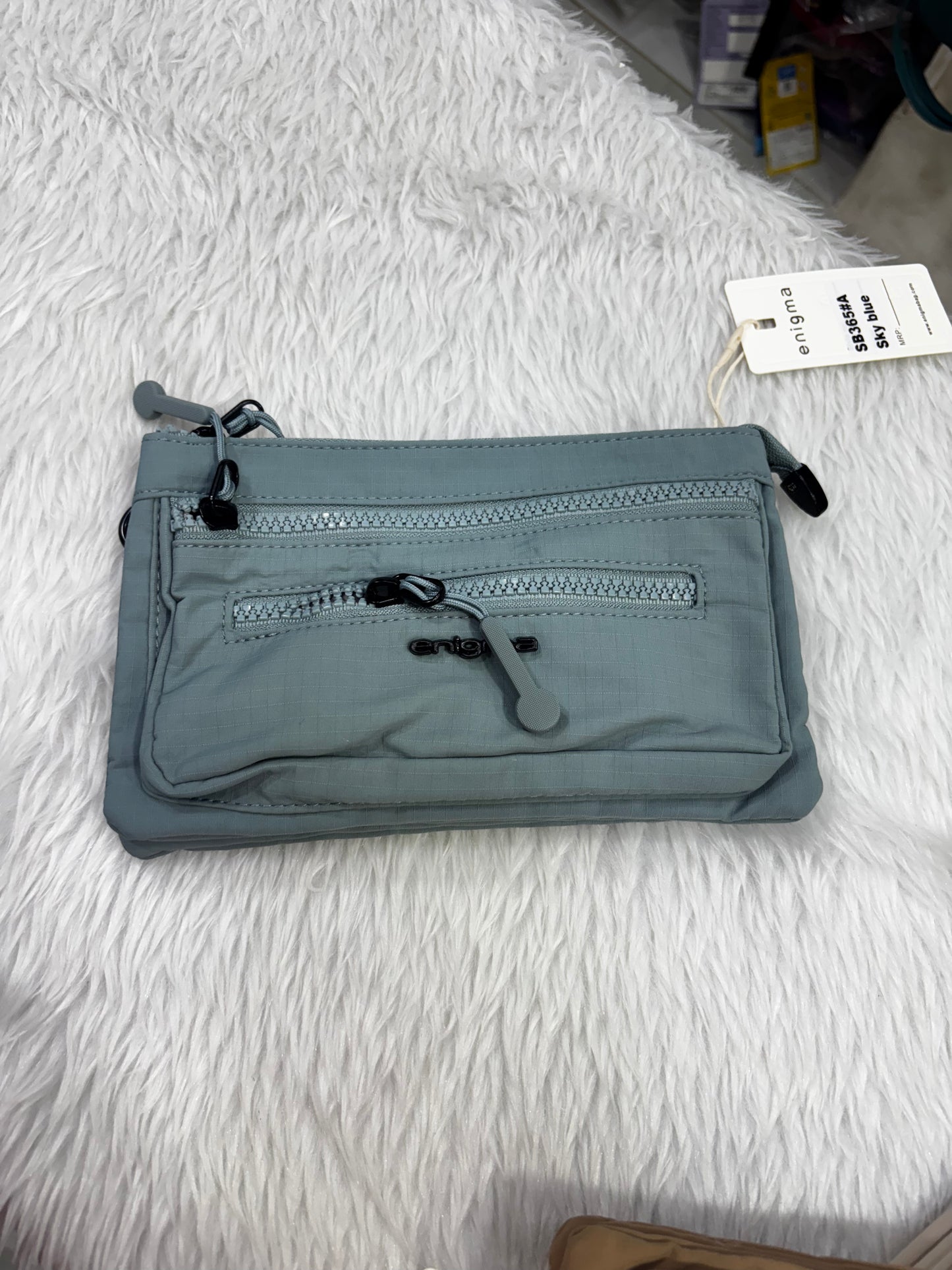 Daily use sling bag